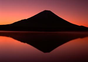 梅田駅付近の、カラオケなどのレジャースポット